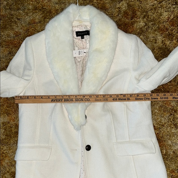 NWT Talbots Women's Ivory Blazer with Faux Fur Collar - Picture 10 of 13